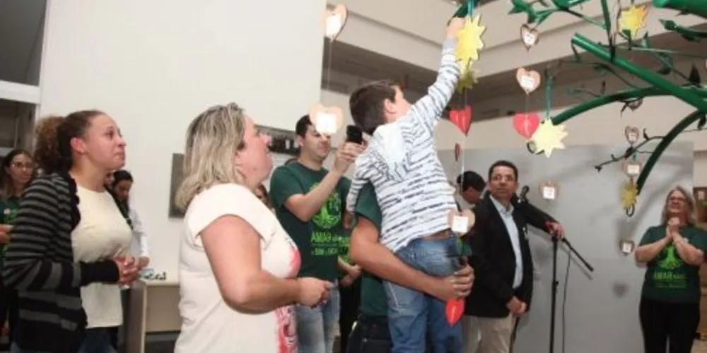 Imagem ilustrativa da imagem Familiares de doadores recebem homenagem do HU