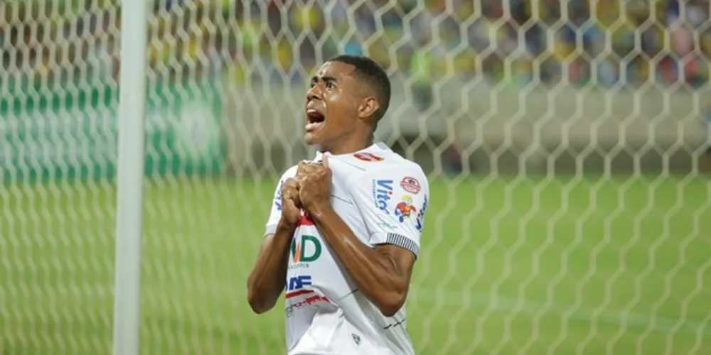 Imagem ilustrativa da imagem “Ainda não fechei com ninguém”, revela Erick