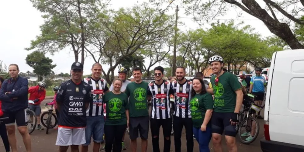 Imagem ilustrativa da imagem Jogadores do Operário participam de passeio ciclístico da UEPG