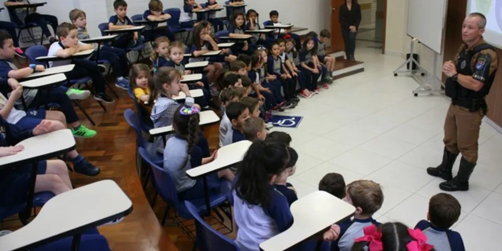 Imagem ilustrativa da imagem PM reforça orientações de trânsito nas escolas de PG