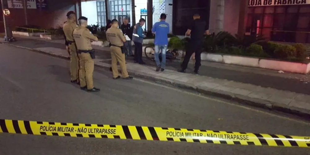 Imagem ilustrativa da imagem Jovem em bicicleta é assassinado com tiro no peito