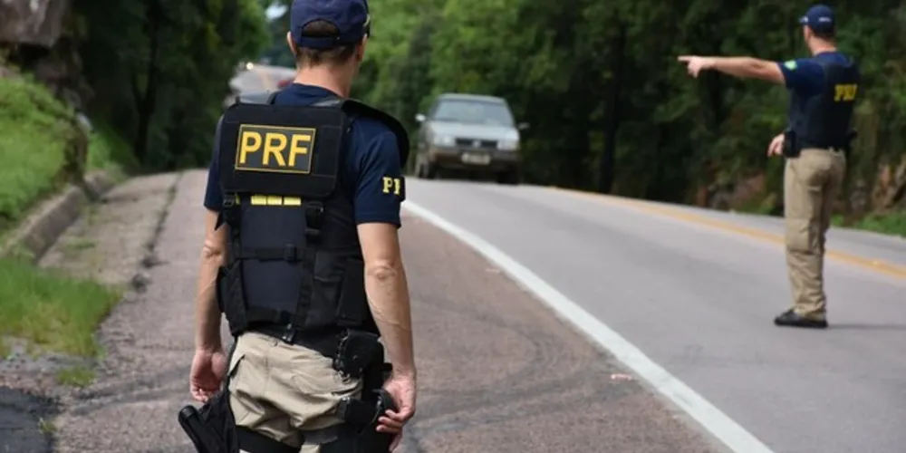 Imagem ilustrativa da imagem PRF flagra veículos em alta velocidade na BR-277