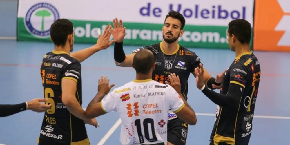 Imagem ilustrativa da imagem Caramuru enfrenta Copel Telecom/Maringá pelo Paranaense