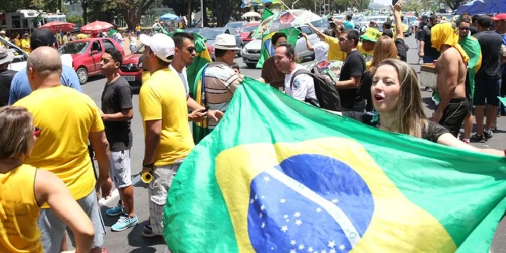 Candidatos podem fazer carreatas e passeatas, distribuir santinhos e usar alto-falantes até sábado 