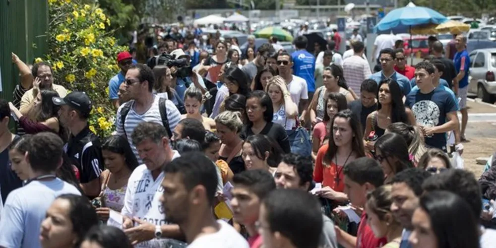 Especialistas recomendam revisões cuidadosas e prática de redação a quem vai fazer o Enem marcado para novembro   
