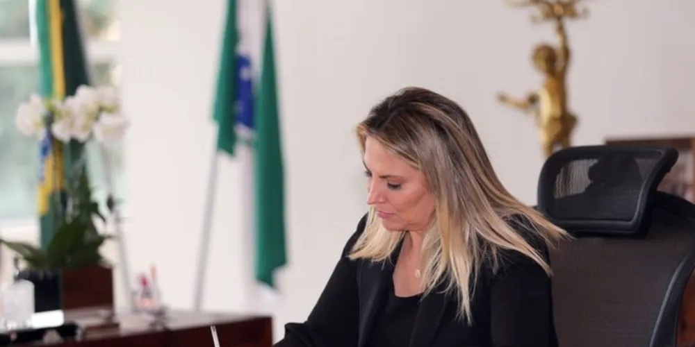 Governadora convocou coletiva de imprensa para anunciar a decisão