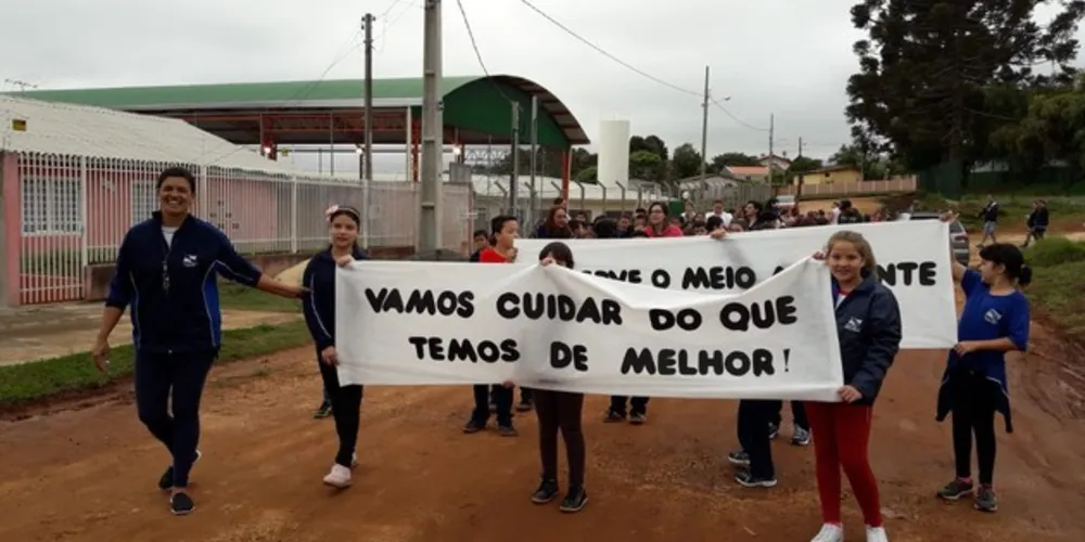 Imagem ilustrativa da imagem Caminhada no bairro estimula valorização do solo