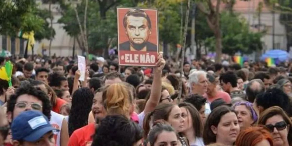 Imagem ilustrativa da imagem Bolsonaro enfrenta forte resistência feminina