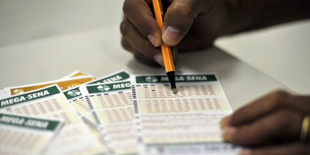 Mega-Sena acumula mais uma vez