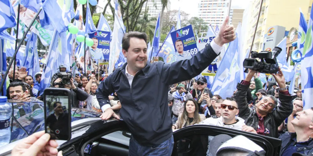 Imagem ilustrativa da imagem Ratinho Junior é eleito governador no primeiro turno