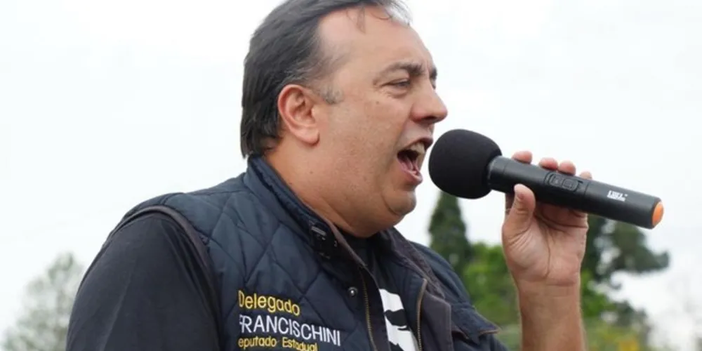 Imagem ilustrativa da imagem Francischini passa de 400 mil votos e garante bancada ao PSL