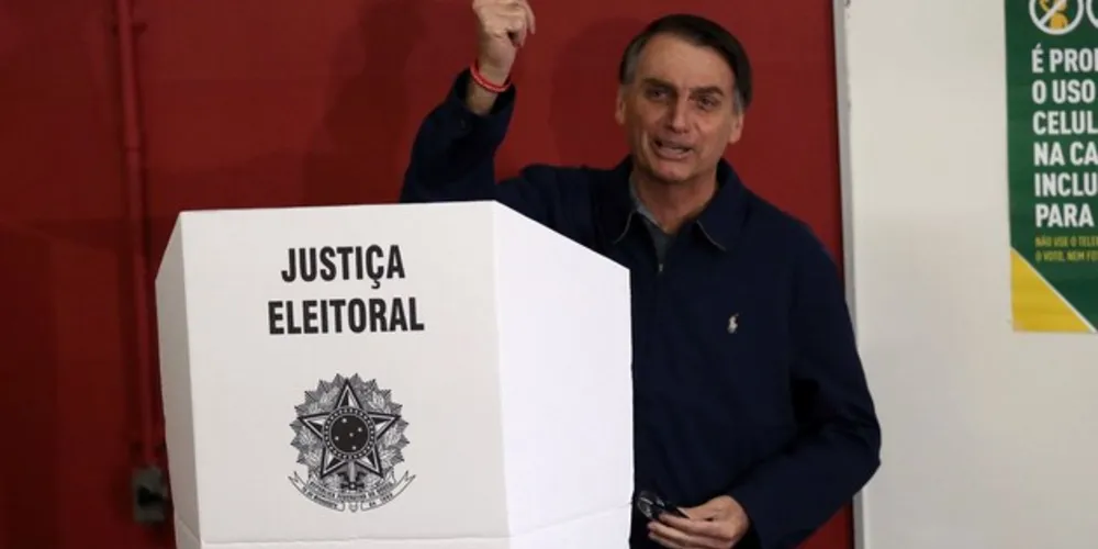 Imagem ilustrativa da imagem Bolsonaro vence eleição em 16 estados e no DF