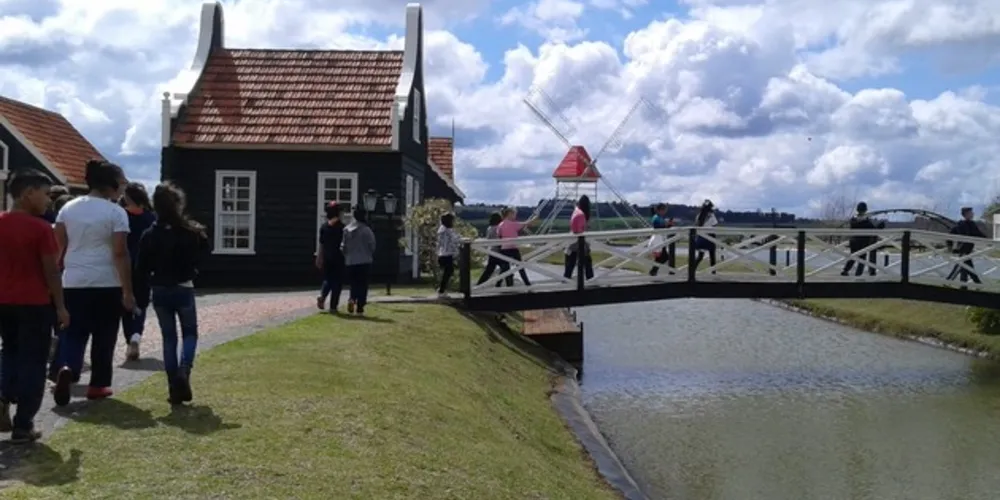 Imagem ilustrativa da imagem História da Holanda é tema de visita ao Parque Histórico