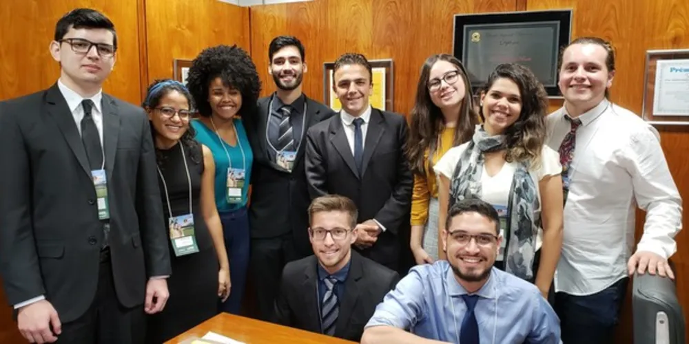 Imagem ilustrativa da imagem Aliel recebe estudantes para falar sobre Educação