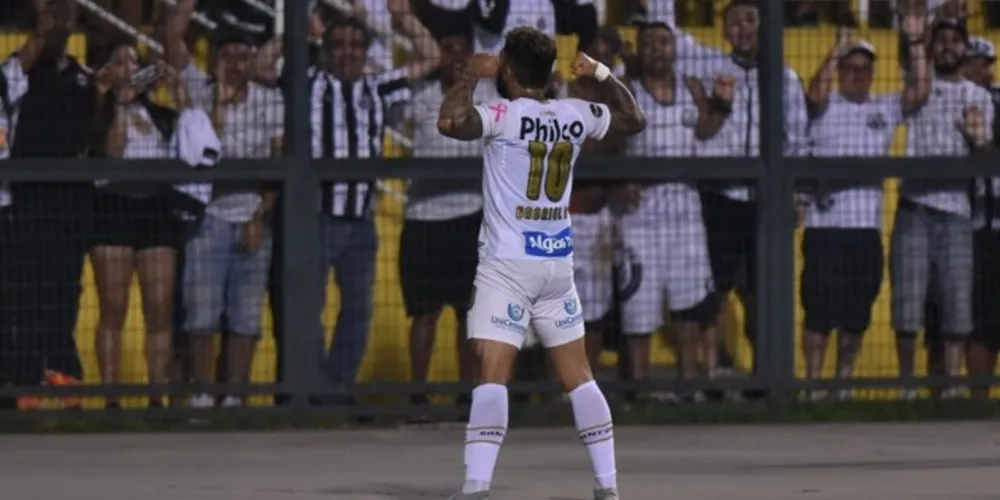 Imagem ilustrativa da imagem Santos bate Corinthians e vence terceira seguida no Brasileirão