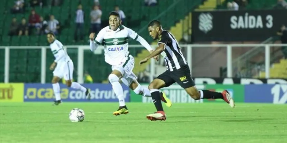 Imagem ilustrativa da imagem Coritiba empata com o Figueirense e perde chance de se aproximar do G4