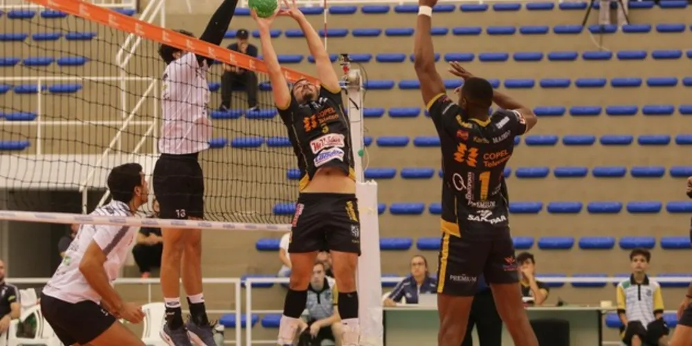 Imagem ilustrativa da imagem Caramuru Vôlei vence Maringá e segue em busca do tri
