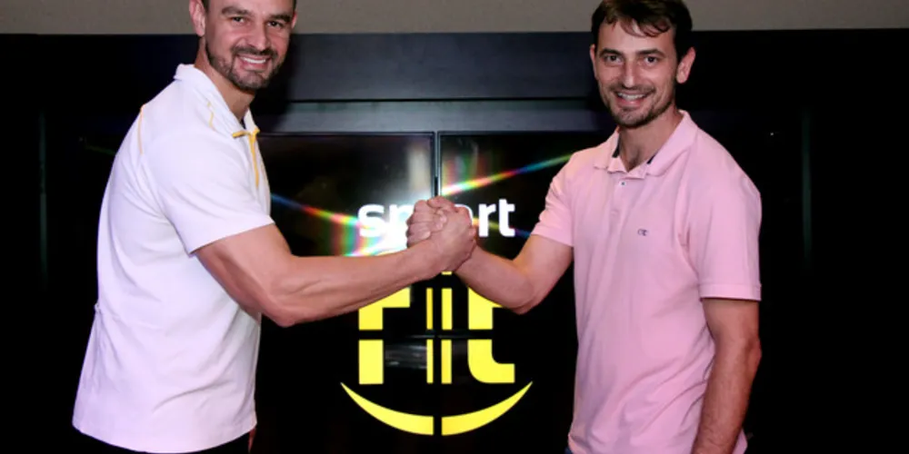 Parceria foi firmada na sede da SmartFit em Ponta Grossa, no último dia 16