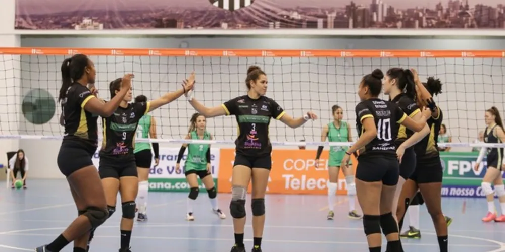 Equipe feminina do Caramuru disputa pela primeira uma Superliga