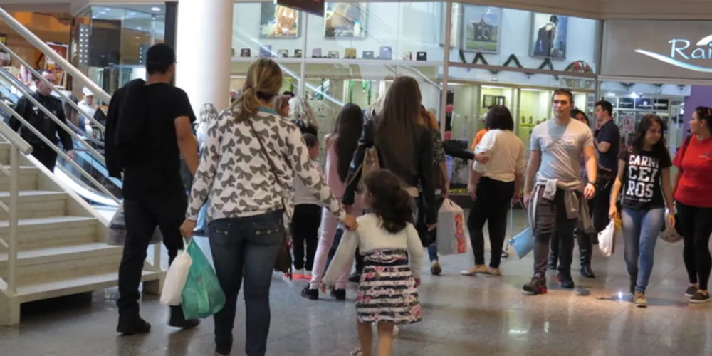 Pagamento da ‘gratificação natalina’ impacta diretamente no comércio