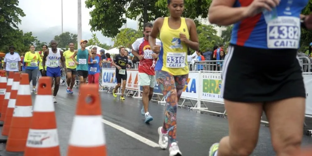 Uma caminhada de 30 minutos por dia, cinco vezes por semana, pode evitar mortes