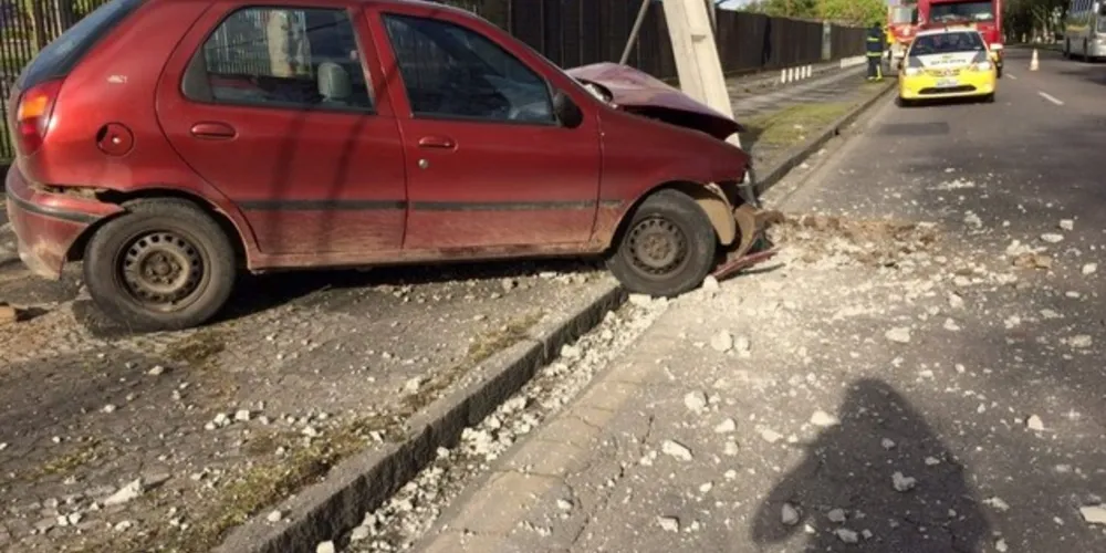 Acidente aconteceu na manhã deste sábado em Curitiba