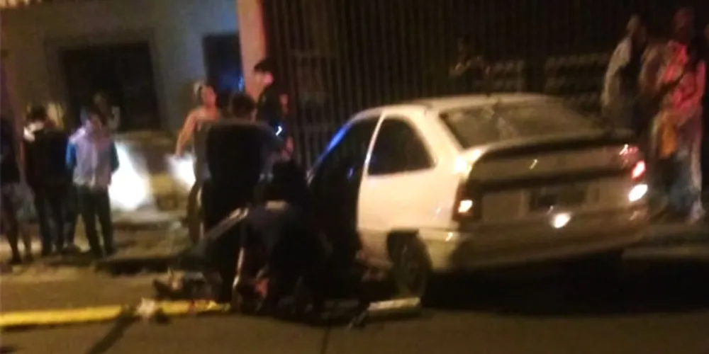Dois rapazes morreram na hora e o terceiro morreu no hospital