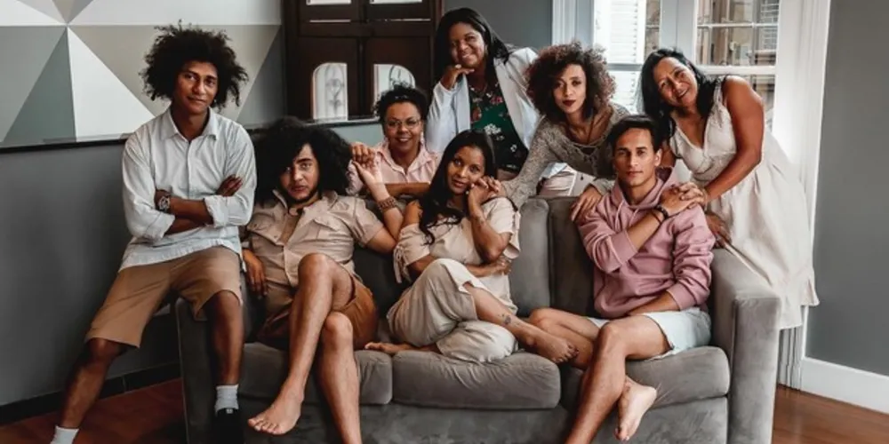 Oito artistas negros foram convidados pela Diálogos Culturais para um ensaio com o fotógrafo Rogerio Junior