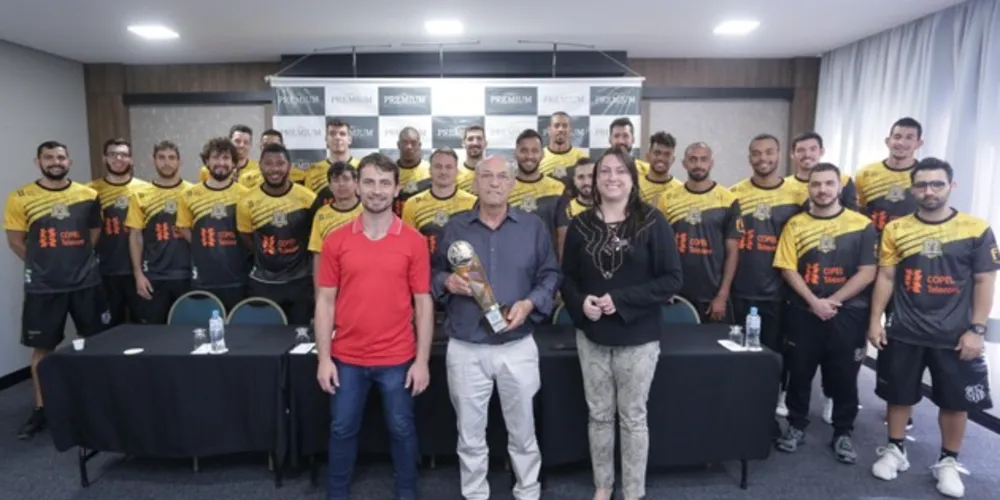 Assinatura do termo aconteceu na sede do Premium Vila Velha, nesta segunda-feira (21)