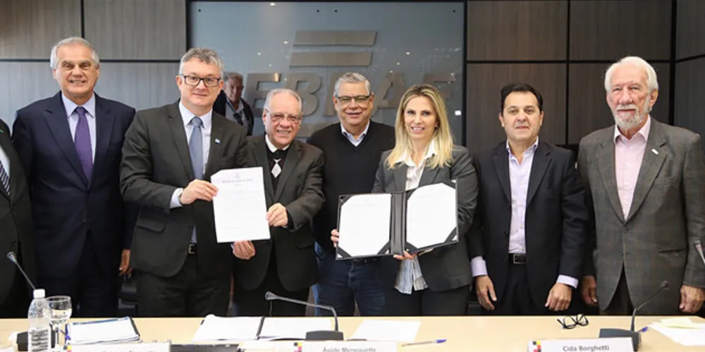 Os documentos foram apresentados nesta segunda-feira no Sebrae-PR, em Curitiba.