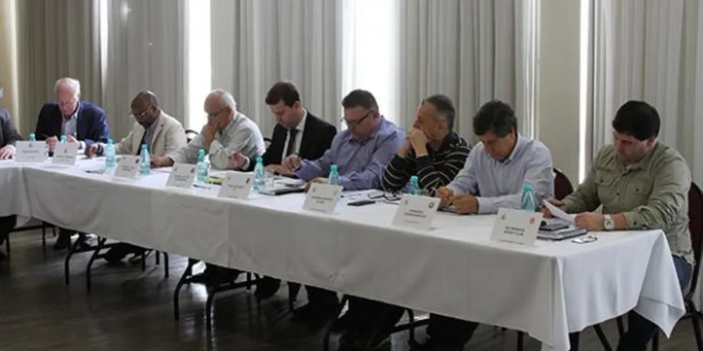 O presidente do Grupo Gestor, Álvaro Góes, participou da reunião em Curitiba