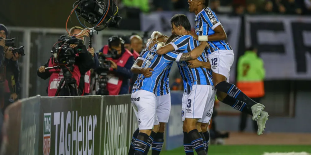 Vitória dá vantagem do empate para o jogo de volta