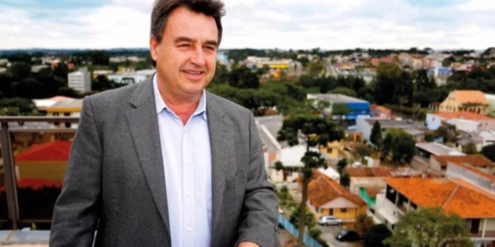 Ex-prefeito de Araucária e família foram feitos reféns, mas escaparam ilesos