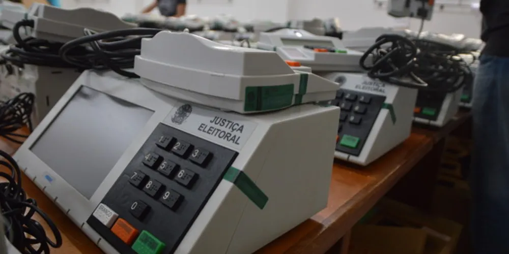 Eleitores de 19 cidades irão às urnas neste domingo (28) para escolher novos prefeitos