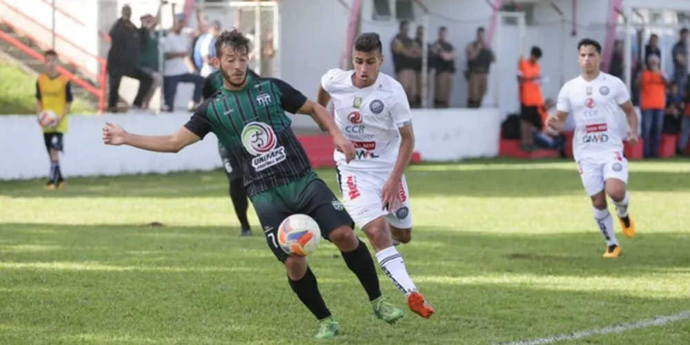Partida terminou em 2 a 1 para o Maringá no Estádio Miró de Freitas.