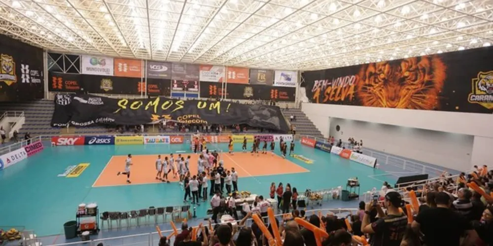 Diante da torcida, Caramuru perdeu por 3 sets a 0 para o Taubaté