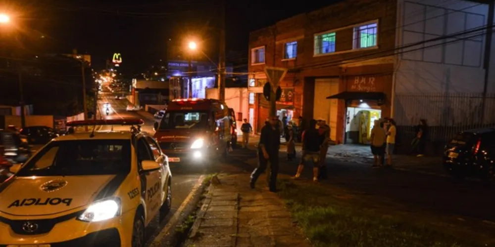 Criança de oito anos de idade foi socorrida por ambulâncias na Avenida Bonifácio Vilela, mas não sobreviveu