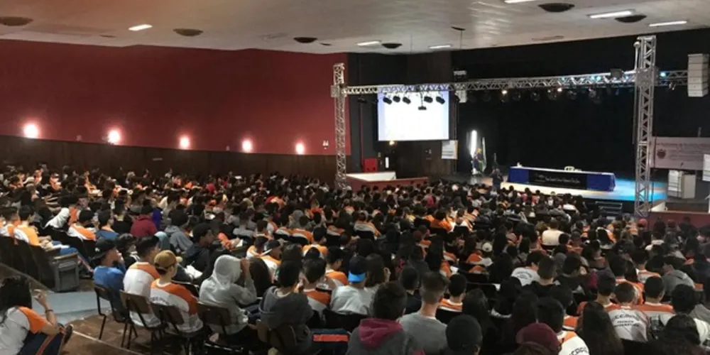 Na última semana, o projeto foi apresentado para mais de 600 alunos no Teatro Pax