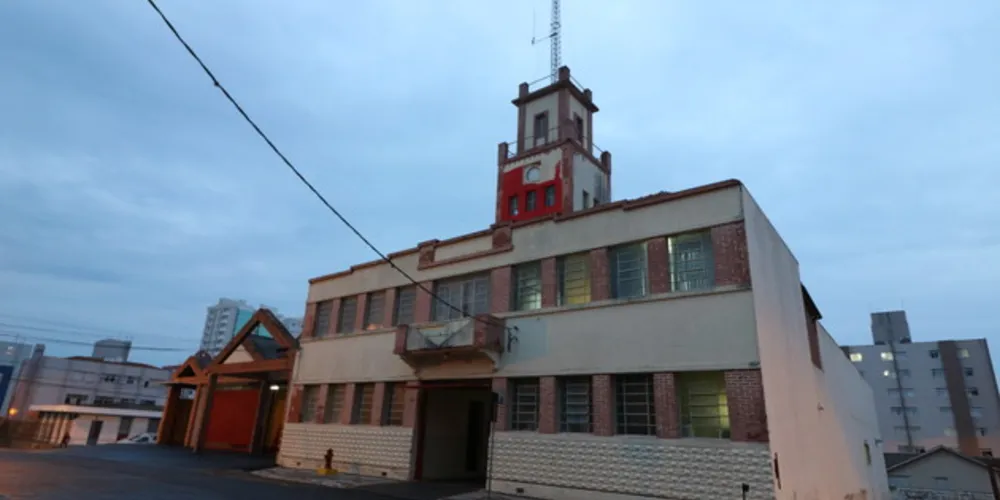 Imagem ilustrativa da imagem Telhado do quartel do Corpo de Bombeiros será reformado