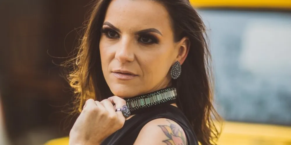 DESTAQUE – A empresária Ana Rita Rocha empresta seu charme e beleza para as páginas do Jornal da Manhã. Ana, com dinamismo, vem no comando da loja Modelle Cintas e Modeladores. 