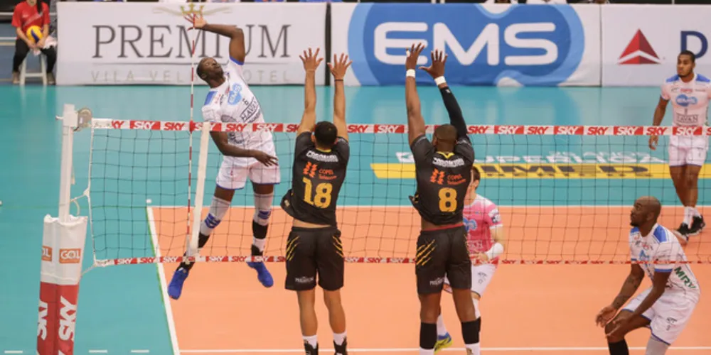 Caramuru enfrentou o Taubaté na Arena na estreia da Superliga