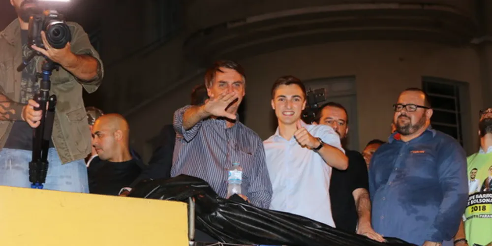 Bolsonaro esteve em Ponta Grossa no dia 28 de março.