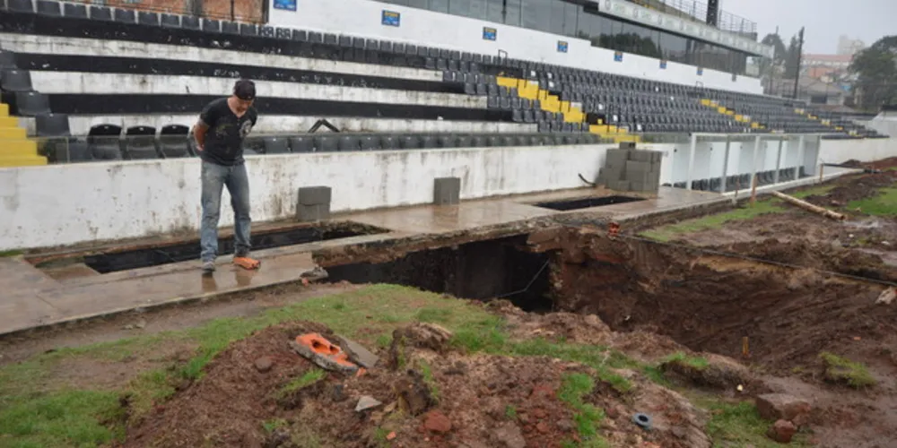 Apesar das chuvas, túnel de acesso ao gramado é um dos pontos com a obra em estágio mais avançado no Estádio