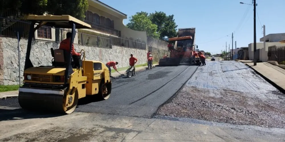 Obras de mais de 10 mil m² de recape seguem em andamento.
