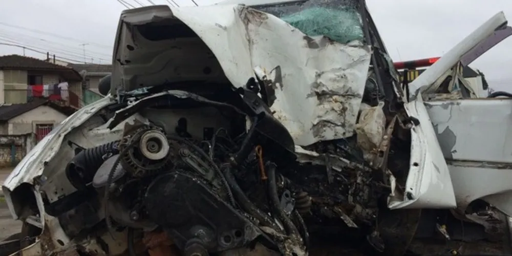 Suspeita é que o motorista tenha perdido sozinho o controle.