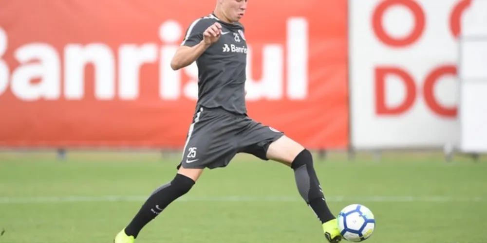 Duelo válido pela 32ª rodada do Brasileirão acontece neste domingo