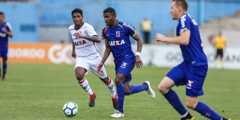 Paraná ficou no empate com o Vitória na Vila