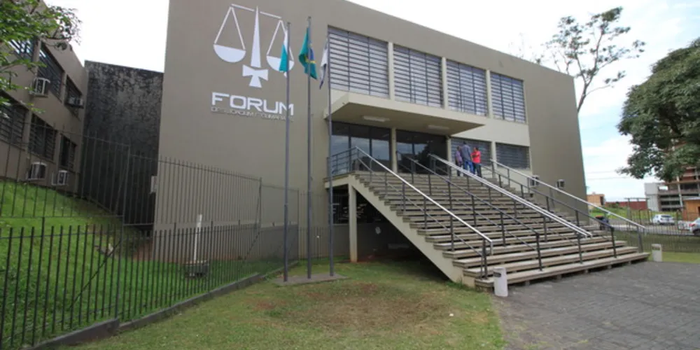 Homem é acusado do crime de feminicídio tentado. Sessão acontece no Fórum de Vila Oficinas