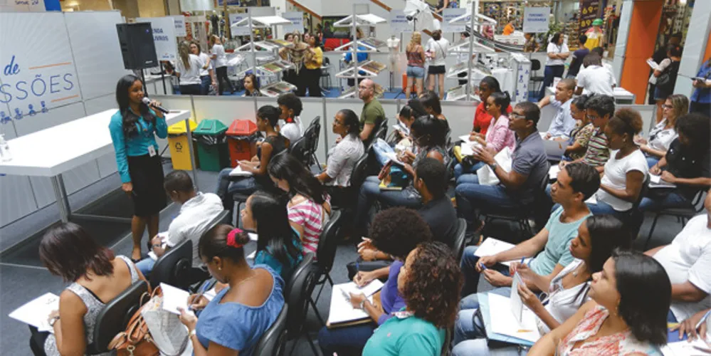 Instituição apresenta opções de qualificação profissional para quem está em busca de um emprego