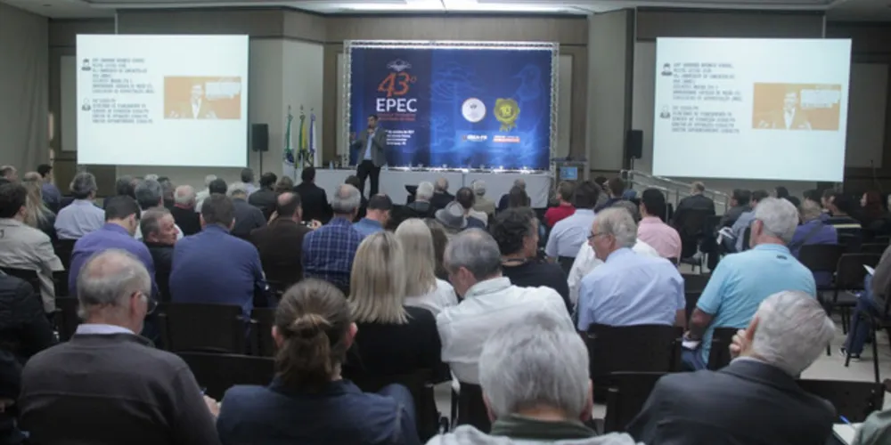 Evento contempla em sua programação uma série palestras, mesas-redondas e oficinas. Crédito: Divulgação/Crea-PR